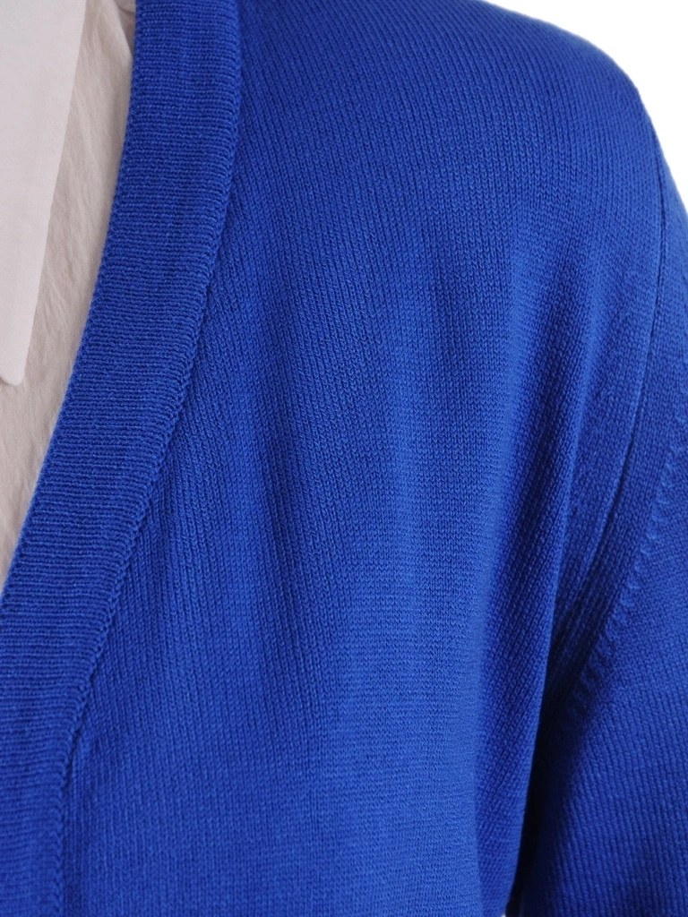 Elegancki sweter damski rozpinany w chabrowym odcieniu – prosty krój z kieszeniami na jesień i zimę 38914
