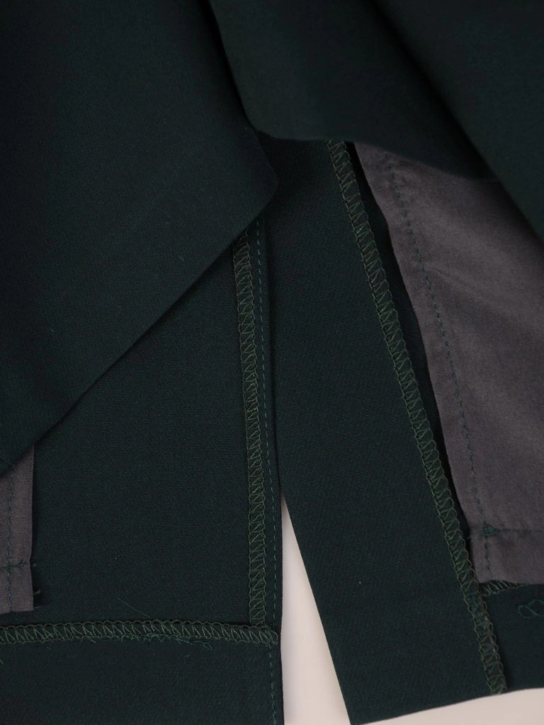 Elegancka zielona sukienka na andrzejki i wesele – narzutka kimono maskująca niedoskonałości 26330