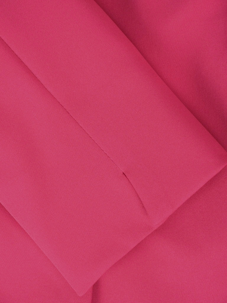 Elegancki garnitur damski na wesele amarantowy – prosty fason ze spodniami w kant 41237