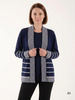 Granatowy sweter damski w paski o prostym kroju – praktyczny model 2w1 tuszujący biodra 38676