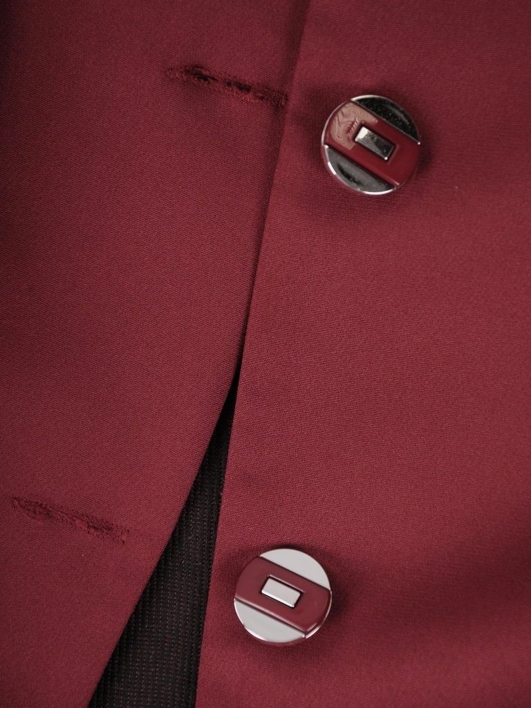 Klasyczna bordowa marynarka damska plus size – prosty fason wysmuklający sylwetkę z ozdobnymi detalami 39104