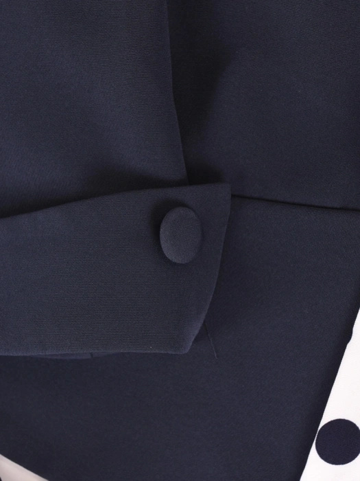 Elegancka granatowa sukienka rozkloszowana maxi w grochy – kobiecy fason z baskinką wysmuklający talię 38243