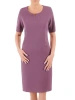 Ciemnowrzosowa sukienka midi o prostym kroju – wyszczuplające pionowe zaszewki i ciekawy dekolt 37968
