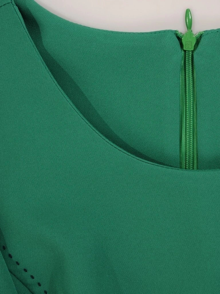 Zielona sukienka midi z rękawem 3/4 i kieszeniami – rozkloszowany fason z paskiem optycznie wyszczuplający sylwetkę 28397