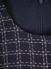 Elegancka granatowa sukienka midi w kratę – prosty fason z ozdobną baskinką i rękawem 3/4 33886