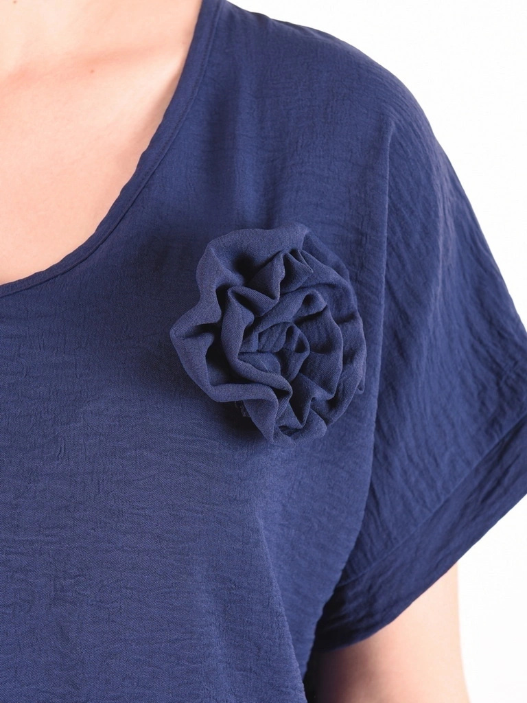 Granatowy kostium damski ze spodniami na wesele – wiskozowy prosty fason wysmuklający sylwetkę 40025