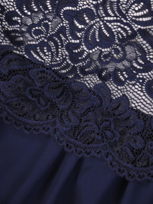 Elegancka granatowa sukienka midi syrenka w kwiaty – kobiecy krój modelujący sylwetkę 30819