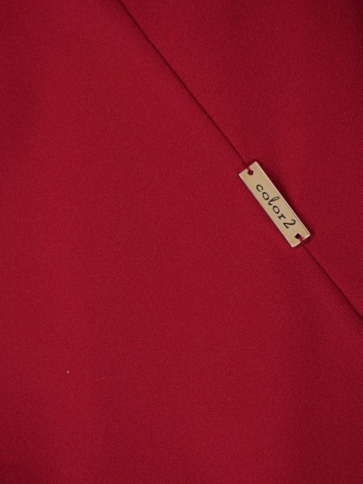 Elegancka czerwona sukienka midi z rękawem 3/4 – prosty krój z wyszczuplającymi zaszewkami 41284