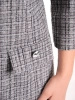 Elegancka szara sukienka w kratkę midi – prosty fason z ozdobnymi patkami i dekoltem w serek 38608