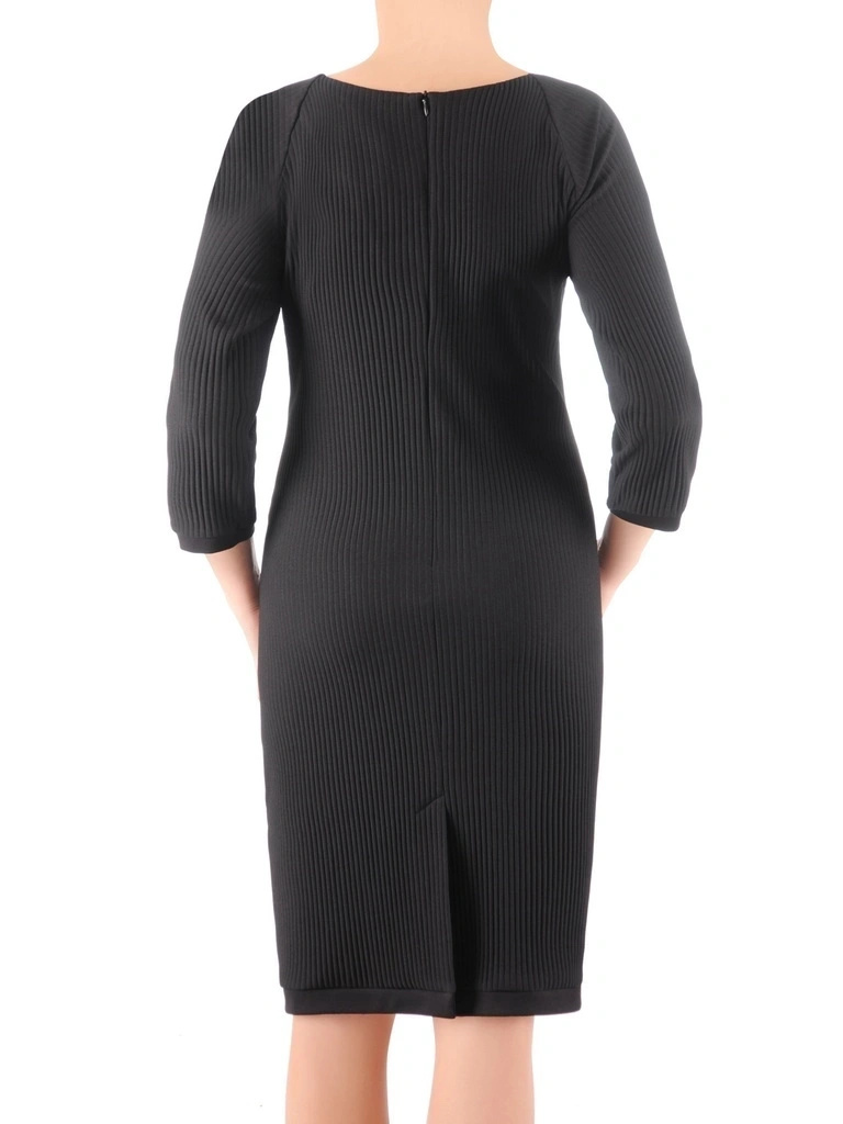 Elegancka czarna sukienka dzianinowa – prosty, wysmuklający fason z rękawem 3/4 39047