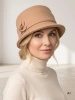 Elegancki kapelusz damski cloche beżowy – ciepły fason z wywiniętym rondem 42407