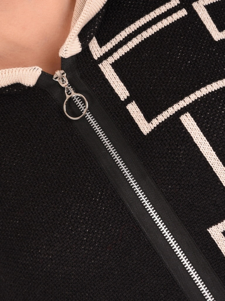 Elegancki sweter damski rozpinany czarno-beżowy – swobodny prosty krój z kapturem i wygodnym suwakiem 42151