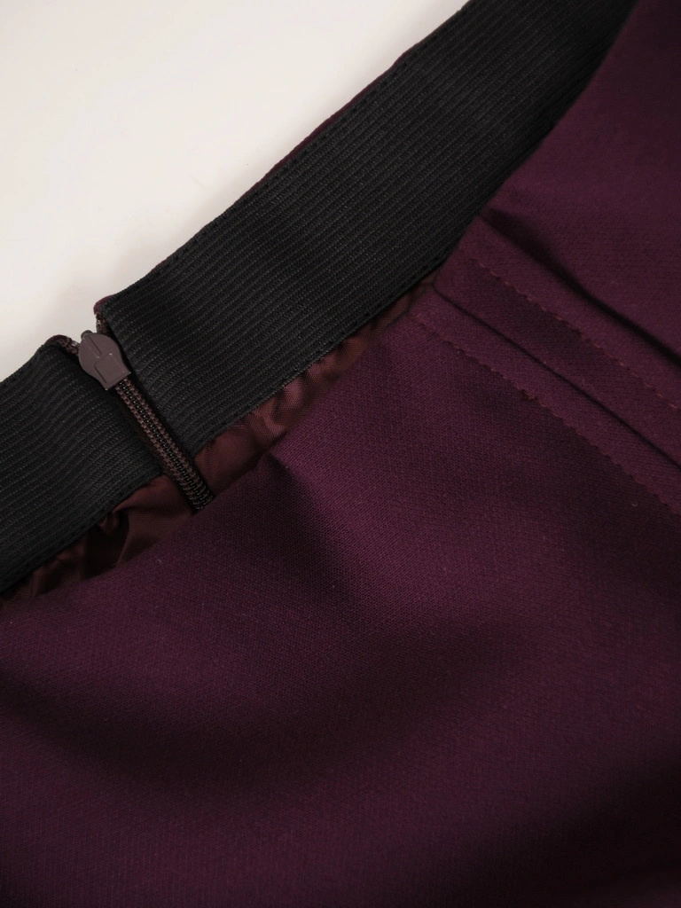 Fioletowa spódnica damska midi o prostym kroju – elegancki model na jesień z guzikami 39221