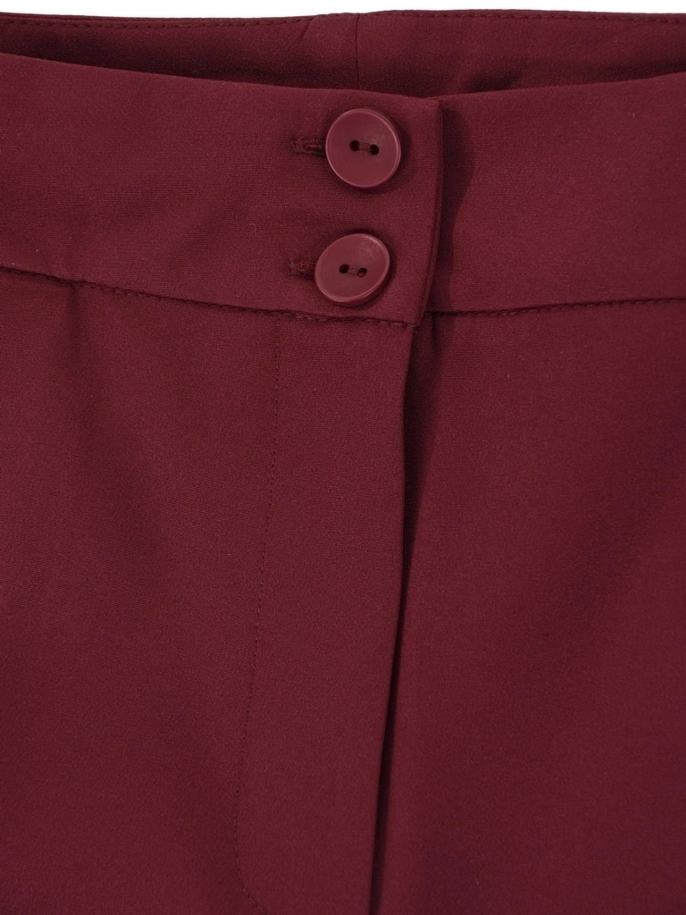 Eleganckie bordowe spodnie dzwony w kant – stylowy fason akcentujący talię 41978