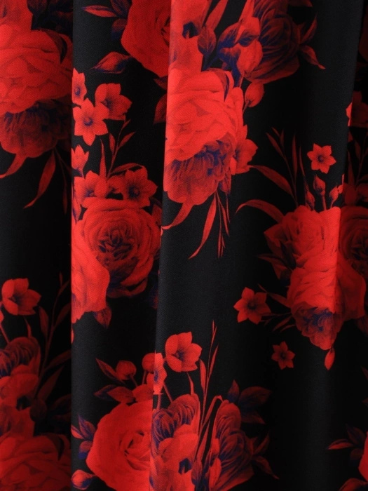 Elegancka granatowa sukienka midi w kwiaty – rozkloszowany fason z plisami wysmuklający sylwetkę 35492