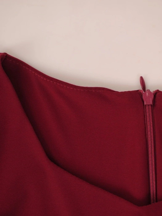 Elegancka wiśniowa sukienka rozkloszowana maxi w kwiaty – kobiecy krój modelujący talię 35511