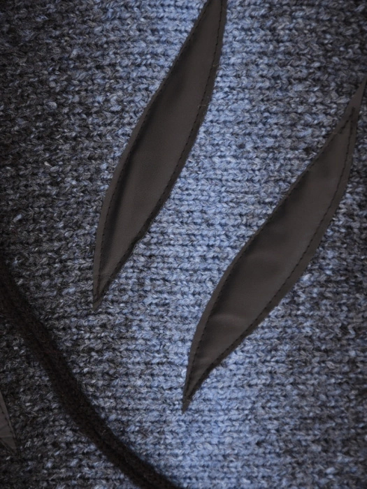 Elegancki granatowy sweter z kieszeniami – luźny fason ze stójką idealny na jesień 42179