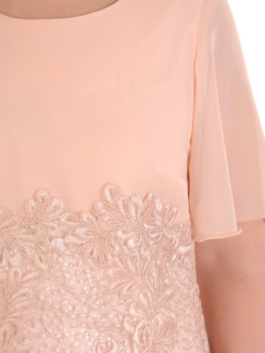 Elegancka morelowa sukienka midi na wesele i święta – prosty krój z połyskującymi cekinami 33897