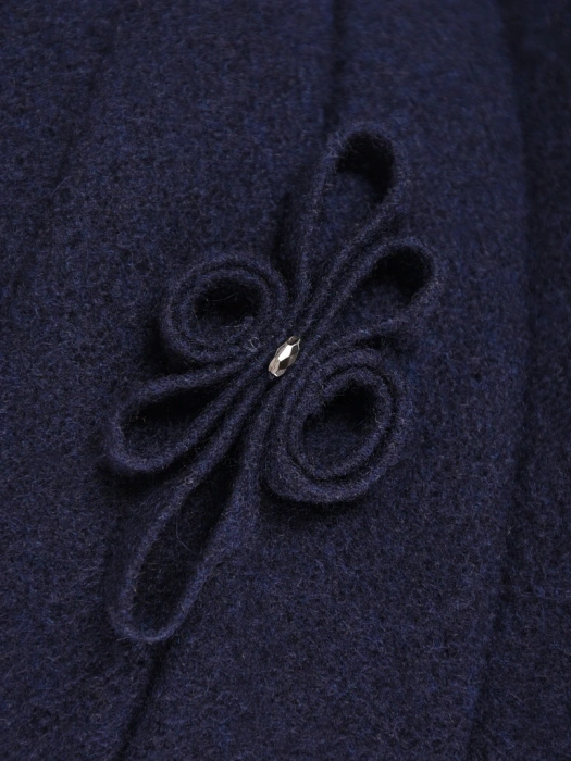 Elegancki kapelusz damski zimowy cloche granatowy – ocieplany fason z wywiniętym rondem 42450