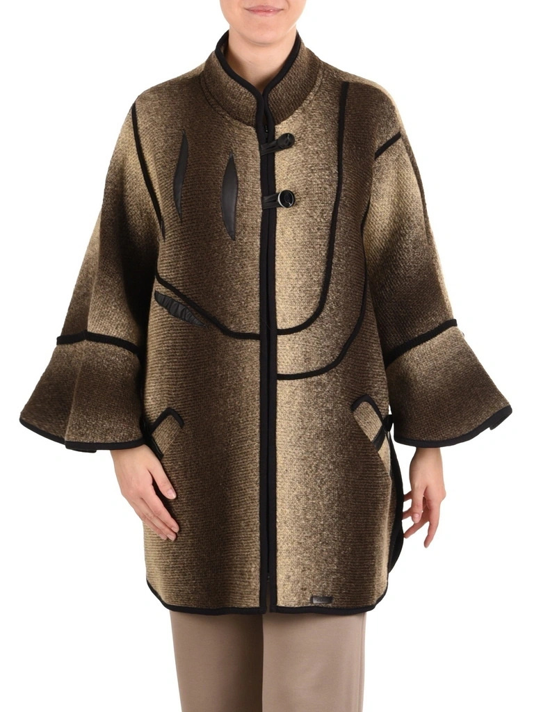 Beżowy sweter damski z rękawem 3/4 – swobodny krój z kieszeniami 42180