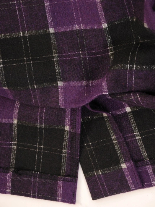 Fioletowa sukienka prosta w kratkę z rękawem 3/4 – stylowa baskinka modelująca sylwetkę 35013