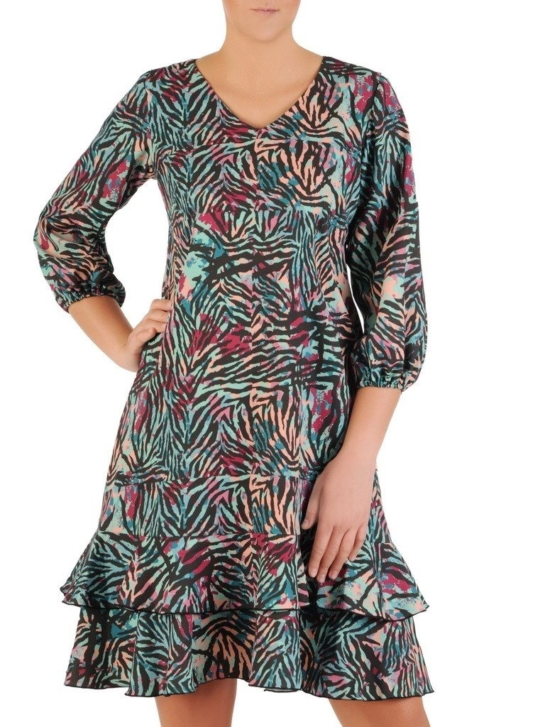 Elegancka sukienka trapezowa w modny wzór – swobodny krój tuszujący biodra 23404