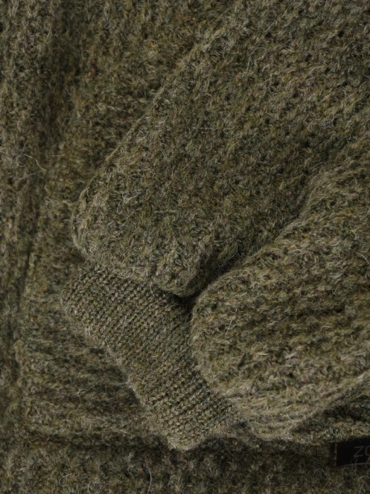 Elegancki sweter damski na suwak w butelkowej zieleni – prosty krój z kapturem i bufiastym rękawem 42175