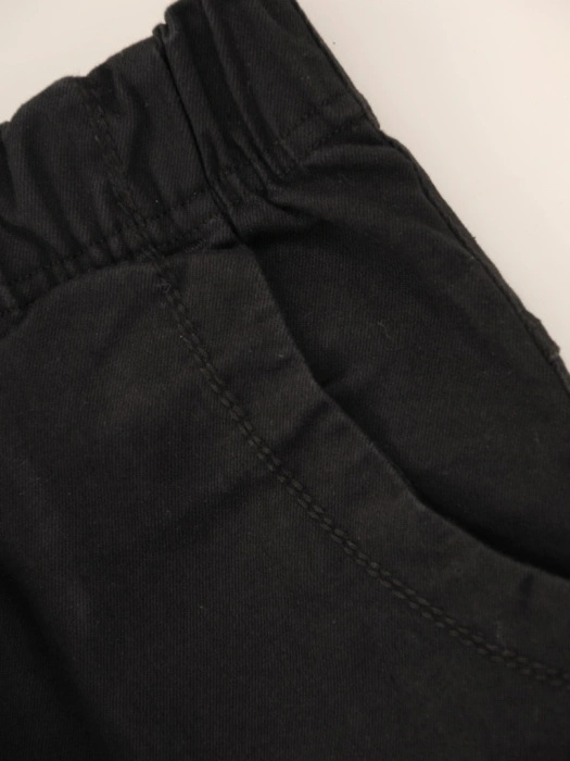 Czarne spodnie damskie proste na gumce plus size – eleganckie do pracy z optycznym wysmukleniem 34896