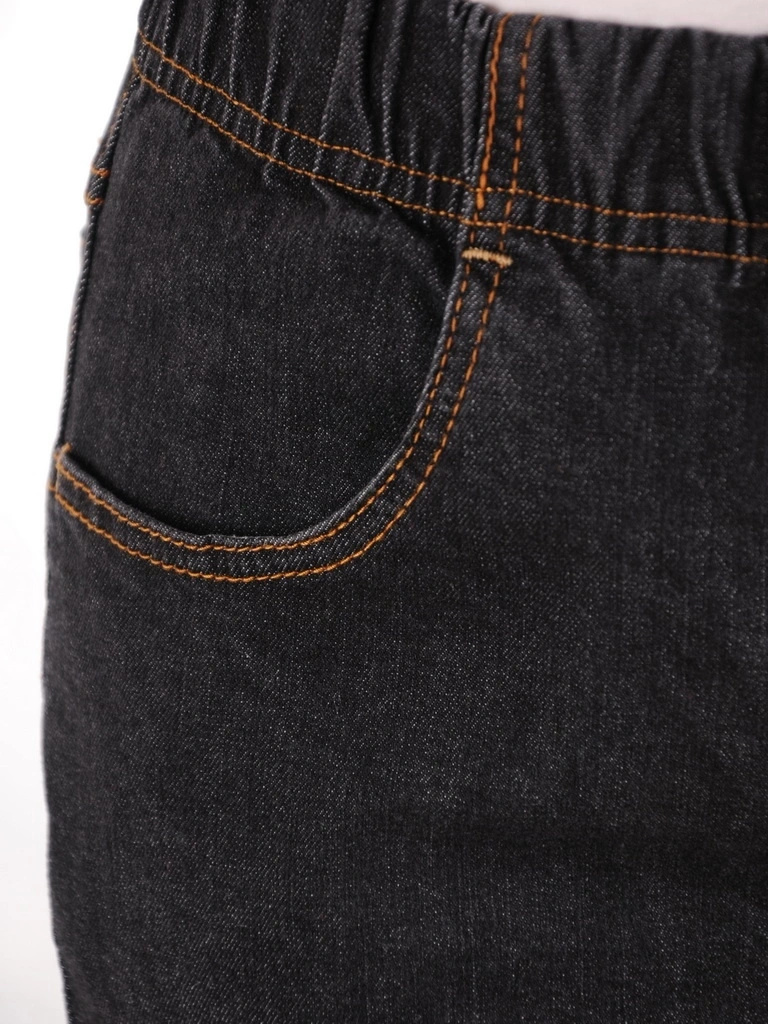 Dopasowane czarne spodnie jeansowe – wygodny model z gumką w pasie i kieszeniami 36558