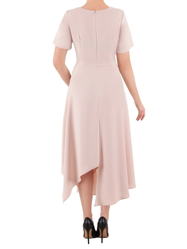 Elegancka sukienka rozkloszowana maxi w odcieniu beżu – wysmuklający krój z asymetrycznym dołem 39774