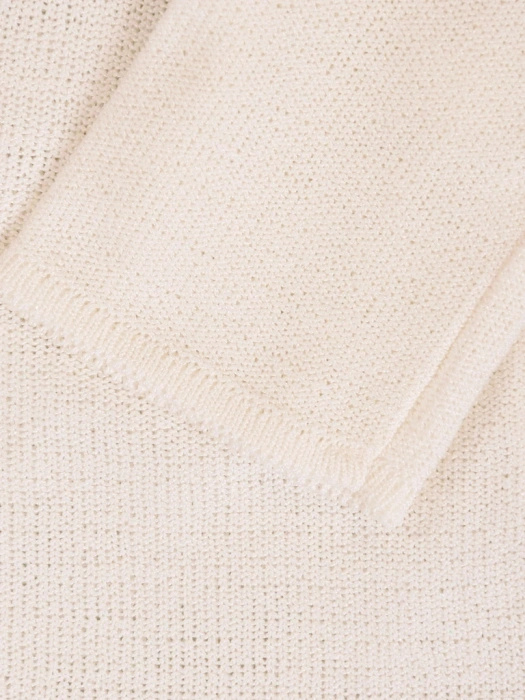 Elegancki beżowy sweter damski w kwiaty – swobodny prosty fason z bocznymi rozcięciami 40827