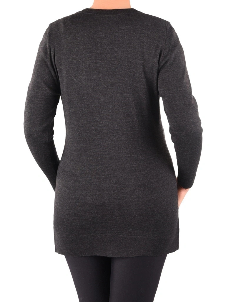 Elegancki sweter damski rozpinany w szarym odcieniu – prosty fason z dekoltem w serek na chłodne dni 40637