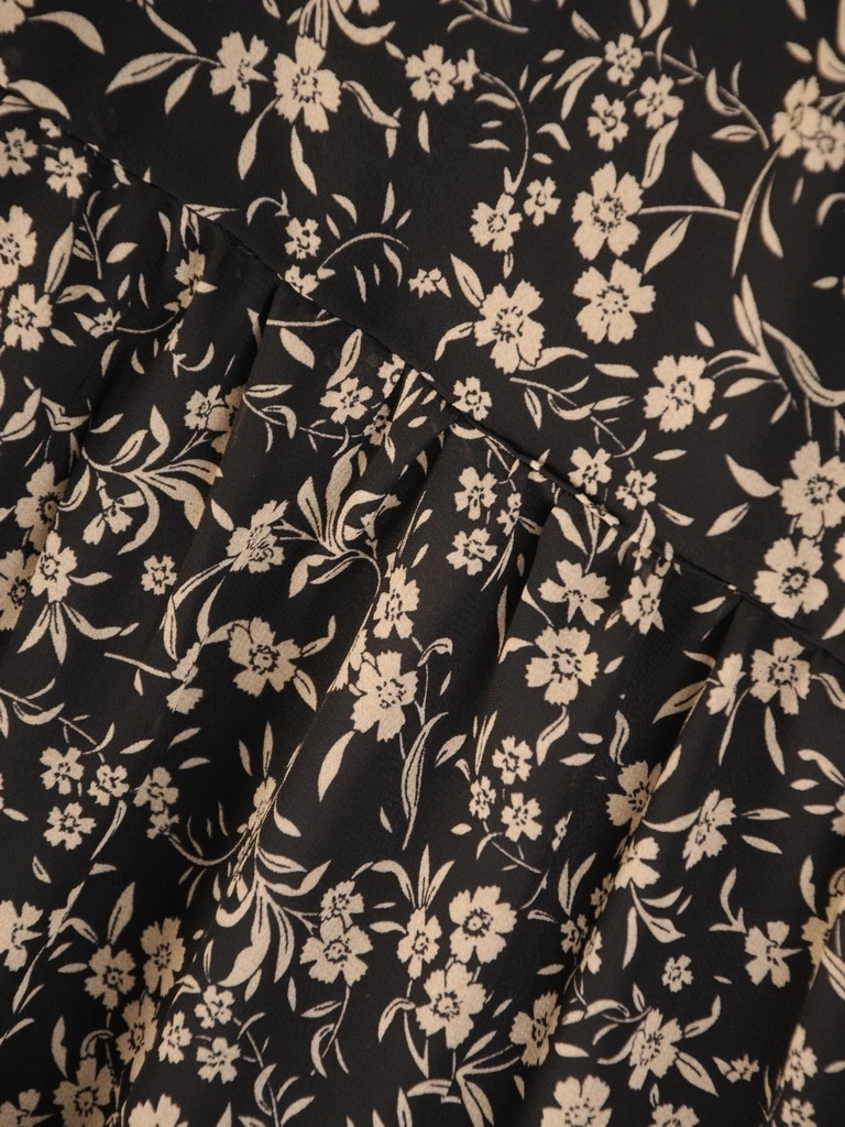 Elegancka sukienka rozkloszowana w kwiaty – kobiecy fason midi z rękawem 3/4 31637