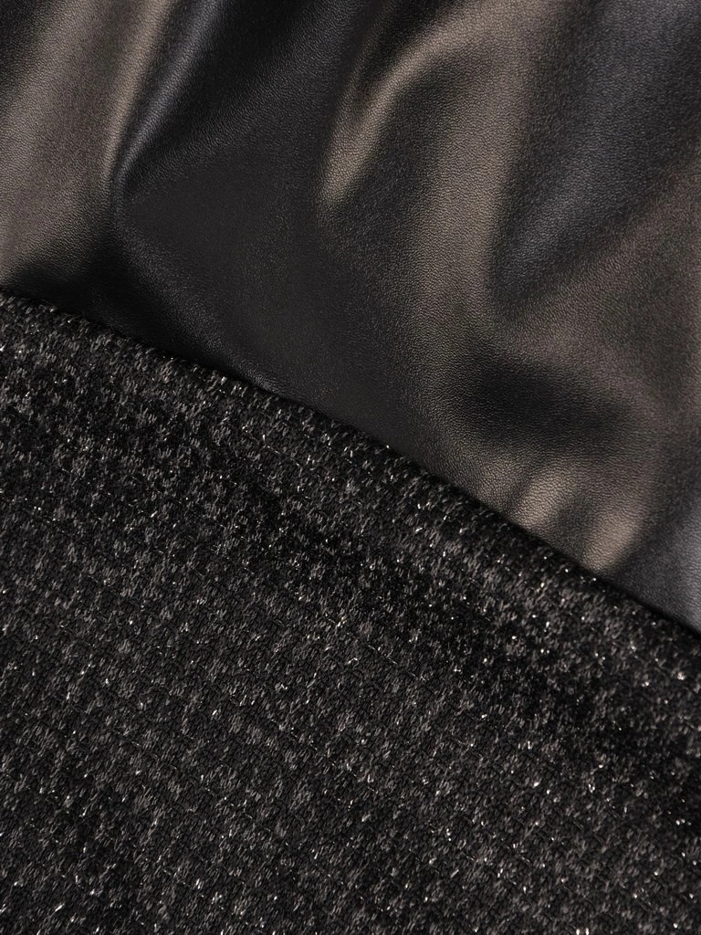 Elegancka sukienka trapezowa czarna – przedłużane boki optycznie modelują sylwetkę 27973