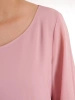 Elegancka prosta sukienka midi brudny róż – kobiece falbany maskujące ramiona 35835