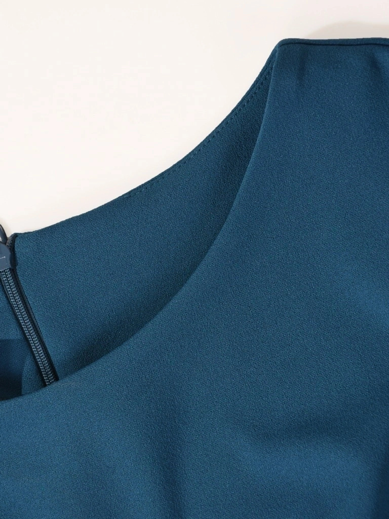 Rozkloszowana sukienka wizytowa z rękawem 3/4 w odcieniu turkusu – kobiecy krój modelujący sylwetkę 36843