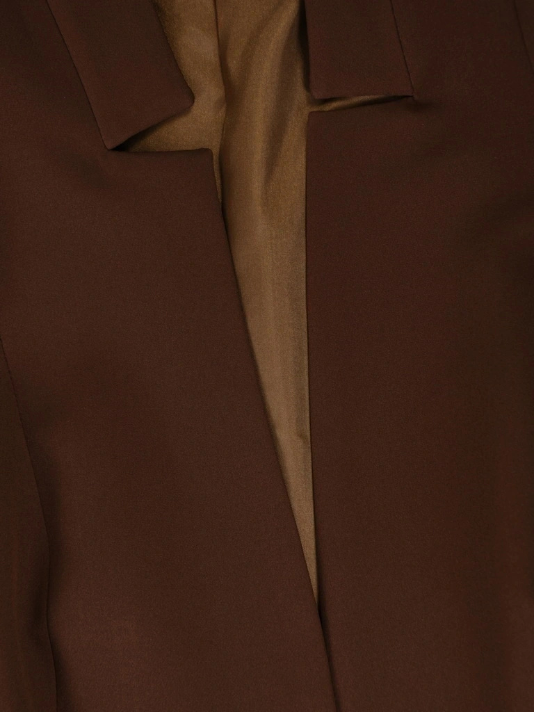 Elegancka marynarka damska w kolorze czekoladowym – taliowany krój modelujący sylwetkę 42219