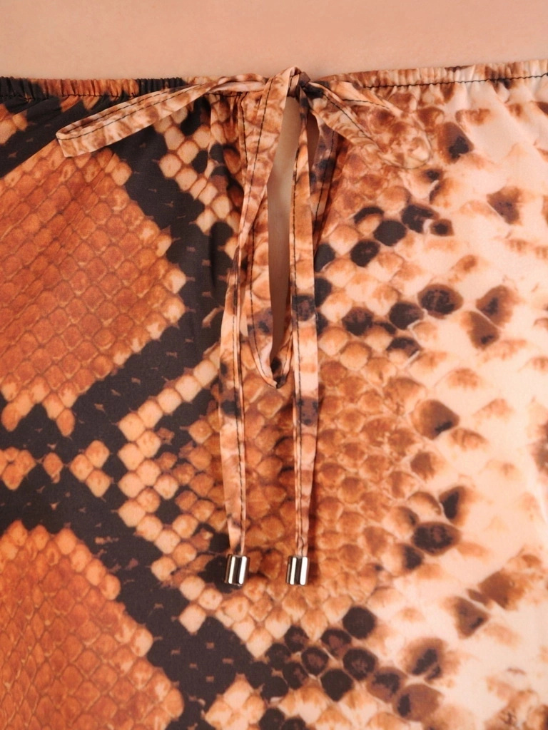 Jesienna sukienka maxi w zwierzęcy print – rozkloszowany fason z długim rękawem 34084