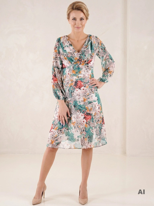 Elegancka sukienka rozkloszowana midi w kwiaty – marszczony dekolt i fason modelujący talię 38033