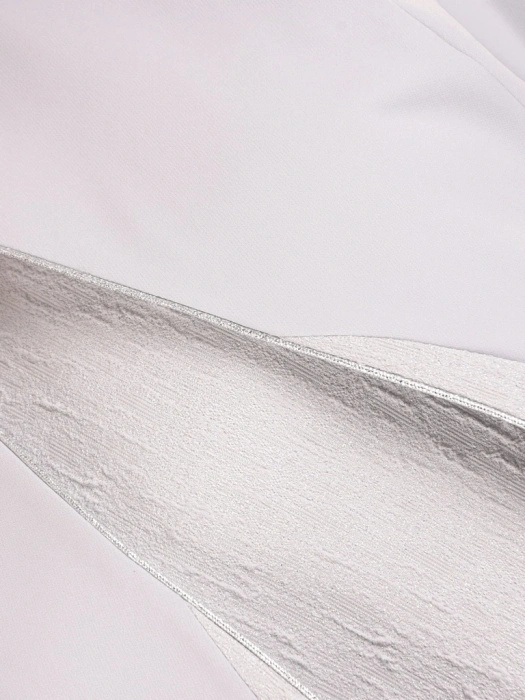 Szara garsonka damska żakardowa z rękawem 3/4 – elegancki zestaw z prostą sukienką midi 22322