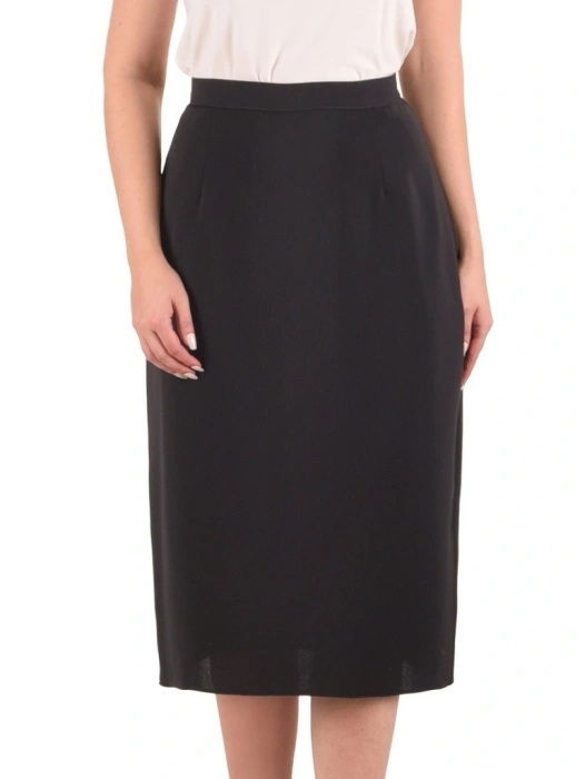 Czarna garsonka damska o prostym kroju ze spódnicą – ponadczasowy szyk do biura i na wieczór 33828