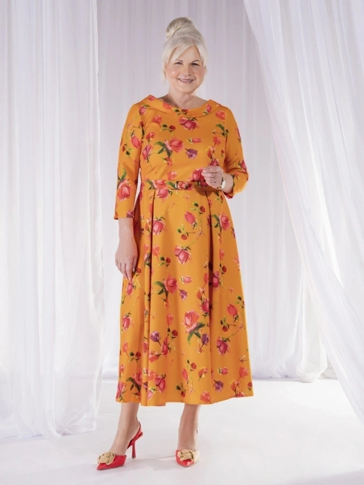 Pomarańczowa sukienka rozkloszowana maxi w kwiaty – elegancki krój z rękawem 3/4 i kontrafałdami 38025