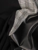 Elegancka sukienka w kratkę z rękawem 3/4 – prosty fason z kieszeniami do biura 30812