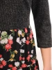 Elegancka sukienka rozkloszowana midi w kwiaty – kobiecy krój z rękawem 3/4 i ozdobną falbaną 31663