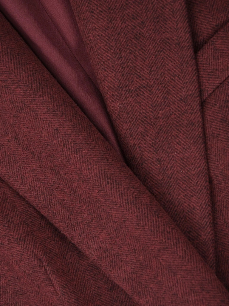 Bordowa marynarka damska do eleganckiej sukienki – prosty fason maskujący biodra 42254