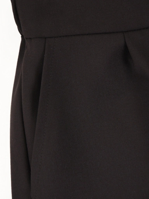 Modne czarne spodnie damskie z szeroką nogawką – wysoki stan podkreślający talię 40672