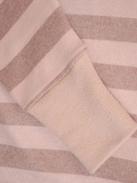 Klasyczny beżowy sweter w paski – fason kimono optycznie modelujący sylwetkę na co dzień 34826