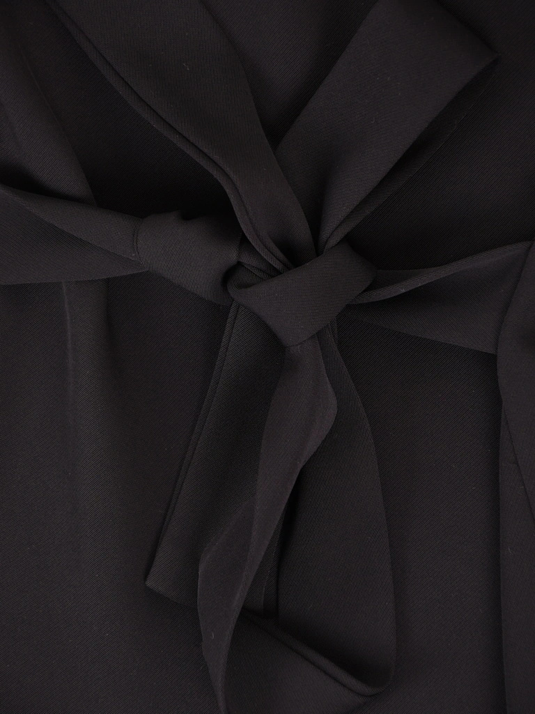 Elegancki czarny komplet wizytowy ze spodniami – swobodny krój z wiązaniem w pasie 42538