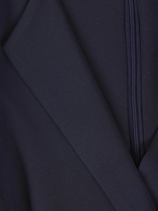 Elegancka granatowa sukienka rozkloszowana maxi w grochy – kobiecy fason z baskinką wysmuklający talię 38243