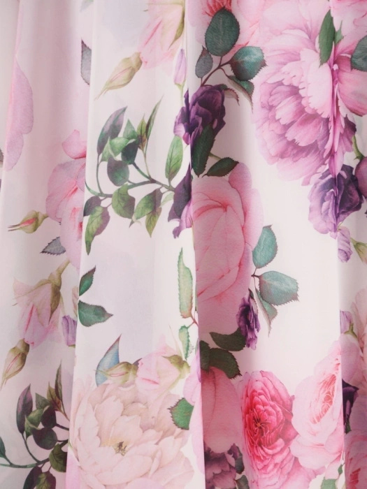 Wielobarwna sukienka koktajlowa w kwiaty – rozkloszowana kreacja pięknie podkreślająca talię 35809